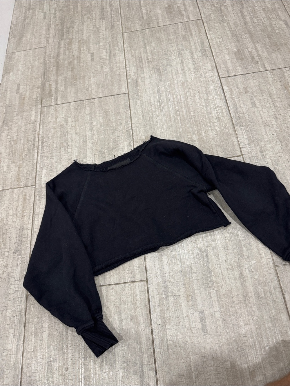 Katie J NYC Black Cropped Raw-Edge Sweatshirt
